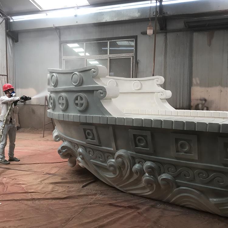 在使用聚脲材料時，應(yīng)減少產(chǎn)品造成的損傷